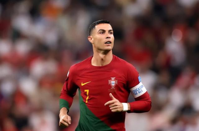 黑白直播免费体育直播-葡萄牙国家队突围成功，进入淘汰赛阶段