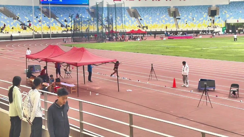 黑白直播网-田径比赛现场一幕激动人心，精彩无限的简单介绍