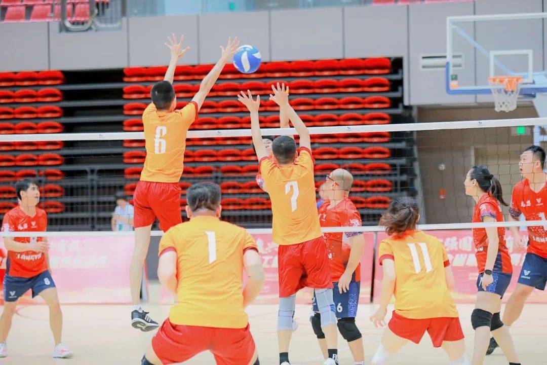 黑白直播-竞技擂台上展现风采，球员斗志昂扬