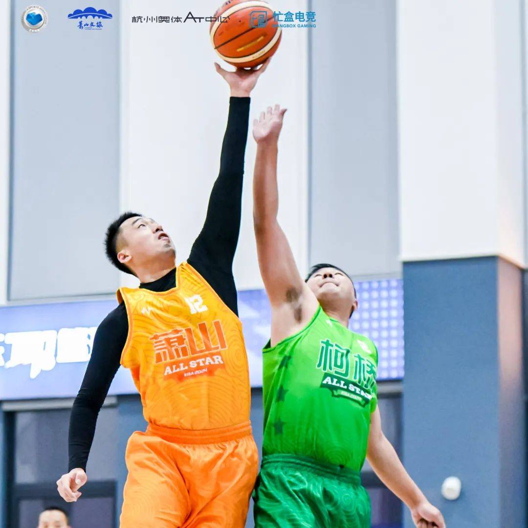 竞技擂台上展现风采,球员斗志昂扬 竞技擂台上展现风采,球员斗志昂扬