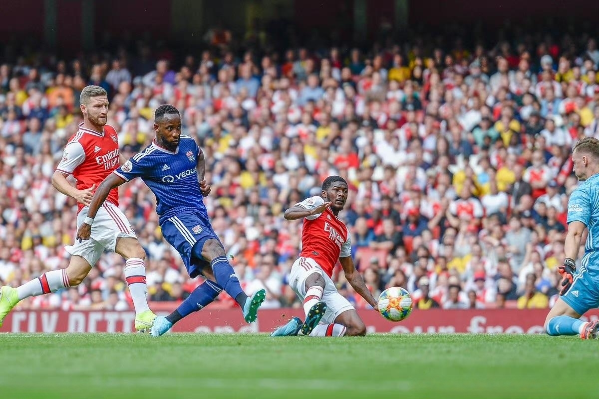 黑白直播在线观看-阿拉伯联合酋长国国家队取得胜利，挺进重要比赛的简单介绍