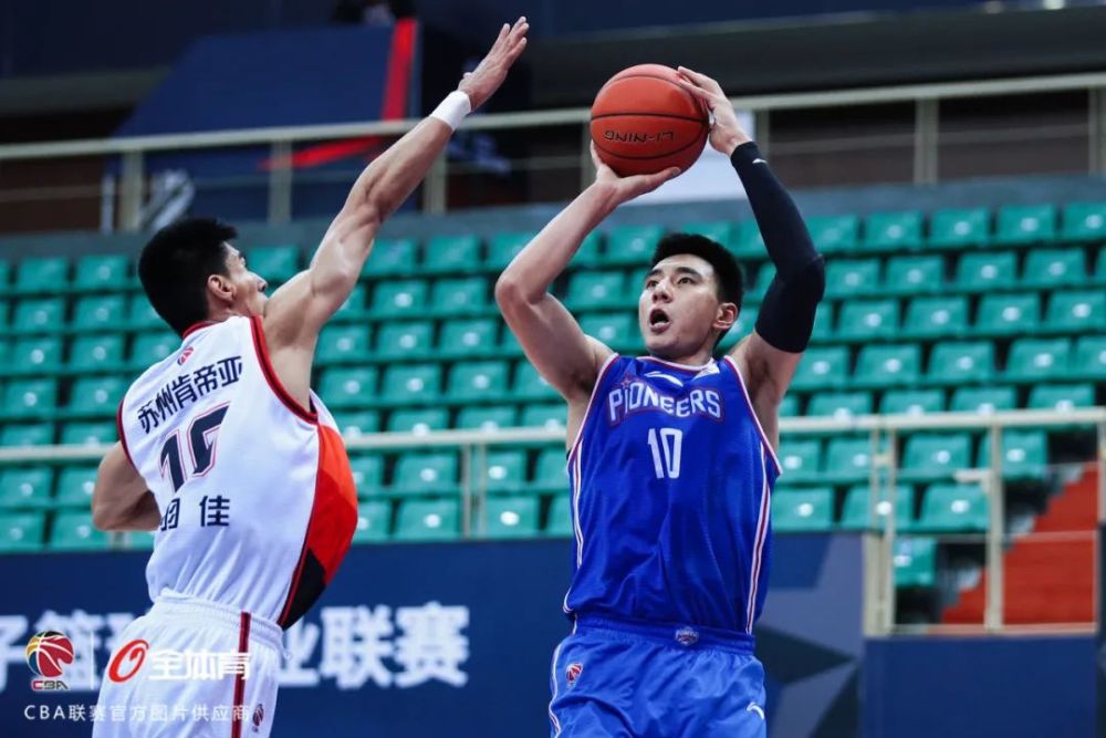 黑马崛起,球队力拼争夺胜利宝座 黑马崛起,球队力拼争夺胜利宝座