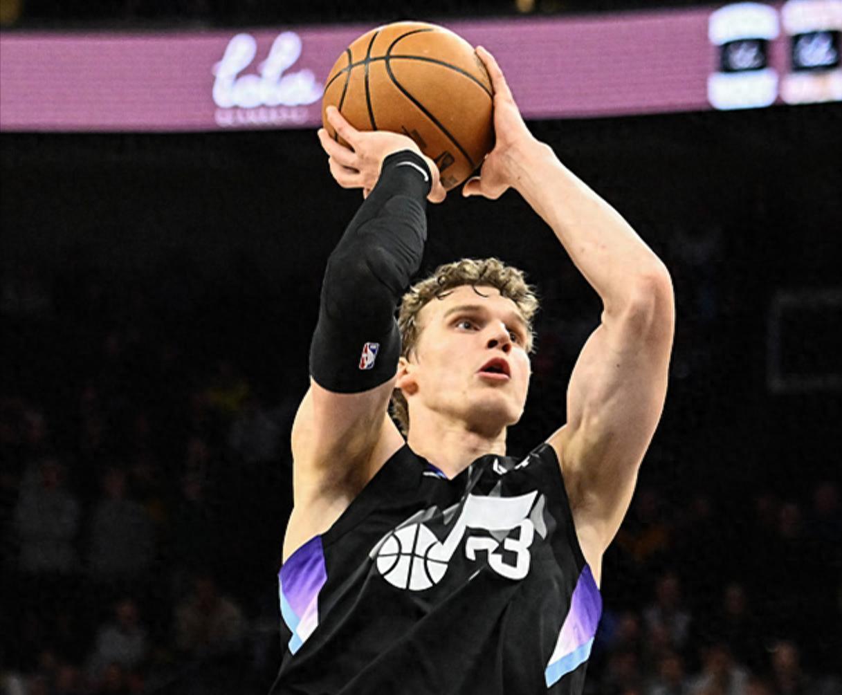 黑白直播网-爵士队宣布选手表现出色，控卫获得最佳球员称号的简单介绍