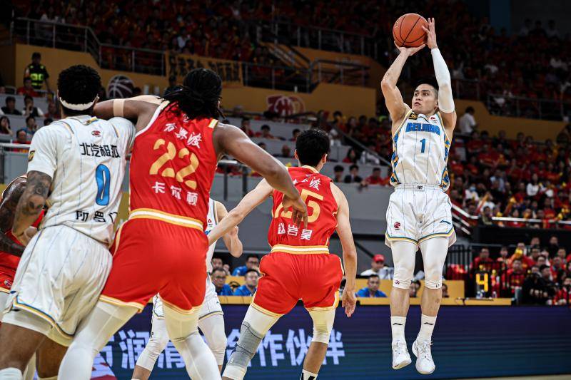 中国篮球聚焦,球员风采尽显的简单介绍 中国篮球聚焦,球员风采尽显的简单介绍