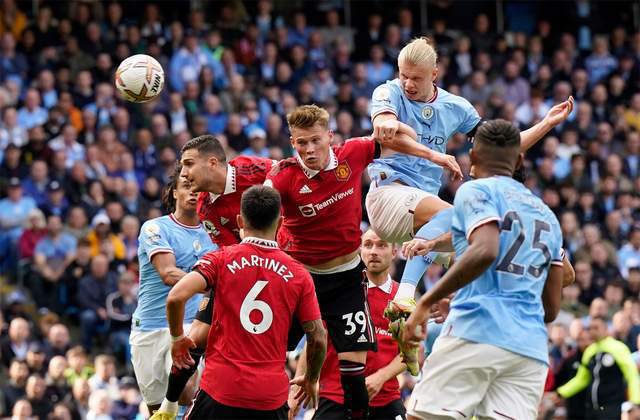 黑白直播在线观看-沃克砍下高分，领曼联大胜取胜的简单介绍