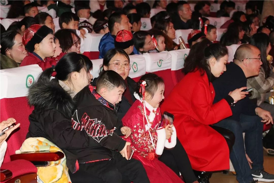 江苏海安杯足球锦标赛完美收官,赛场火爆的简单介绍 江苏海安杯足球锦标赛完美收官,赛场火爆的简单介绍