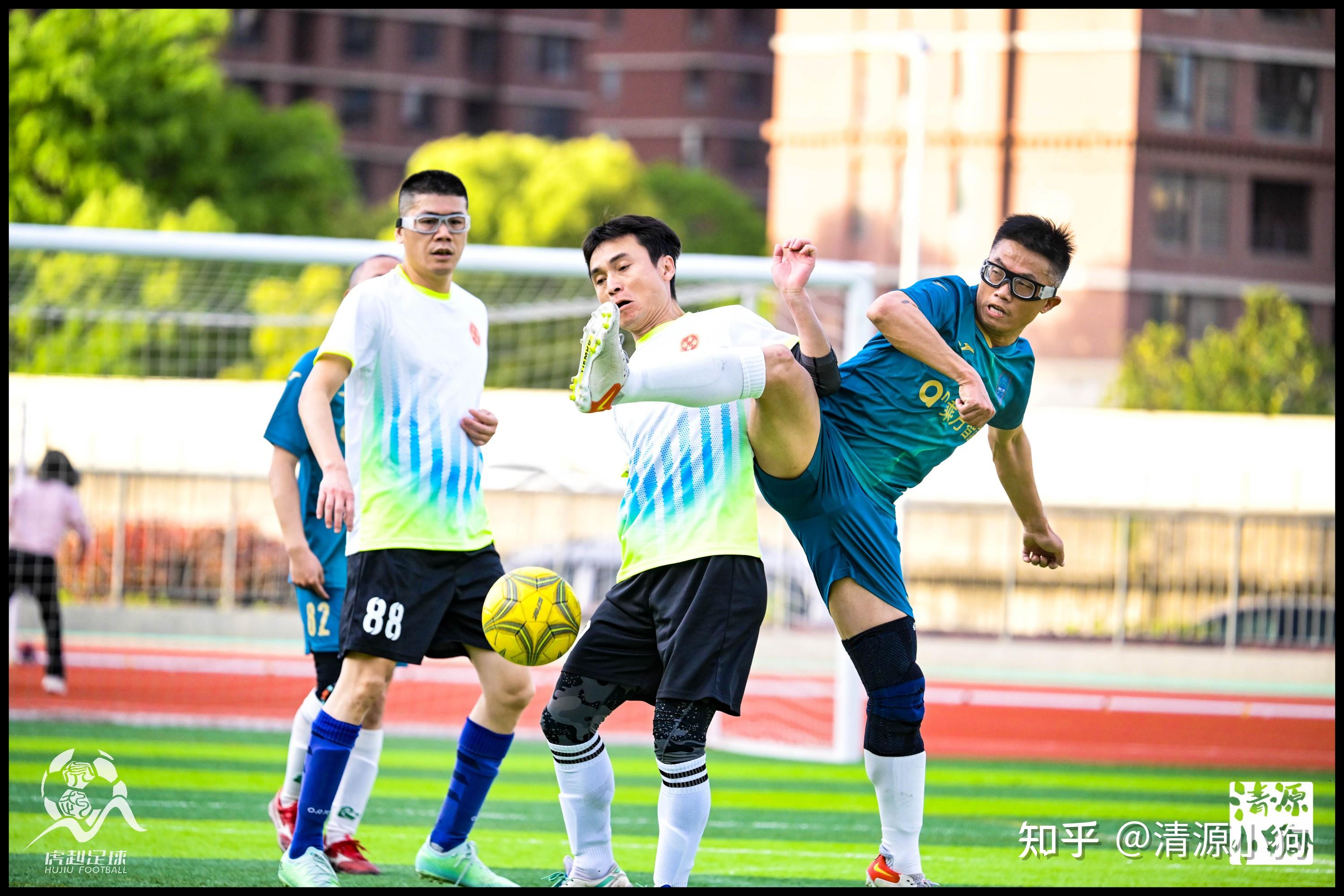 集体奋力拼搏,为球队晋级 集体奋力拼搏,为球队晋级