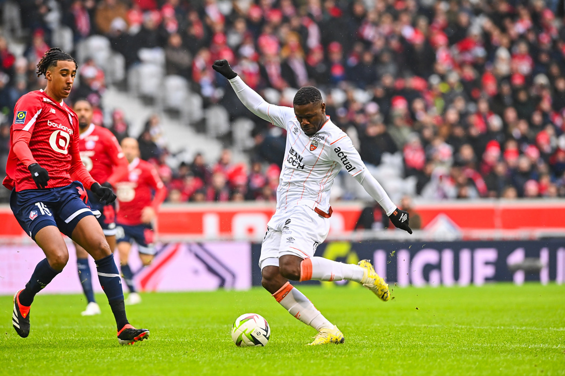 比利亚里尔球队遭遇抵制,球员表示必将奋力一搏 比利亚里尔球队遭遇抵制,球员表示必将奋力一搏