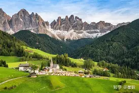 黑白直播免费体育直播-克罗托内挑战佩斯卡拉，胜者呼风唤雨的简单介绍