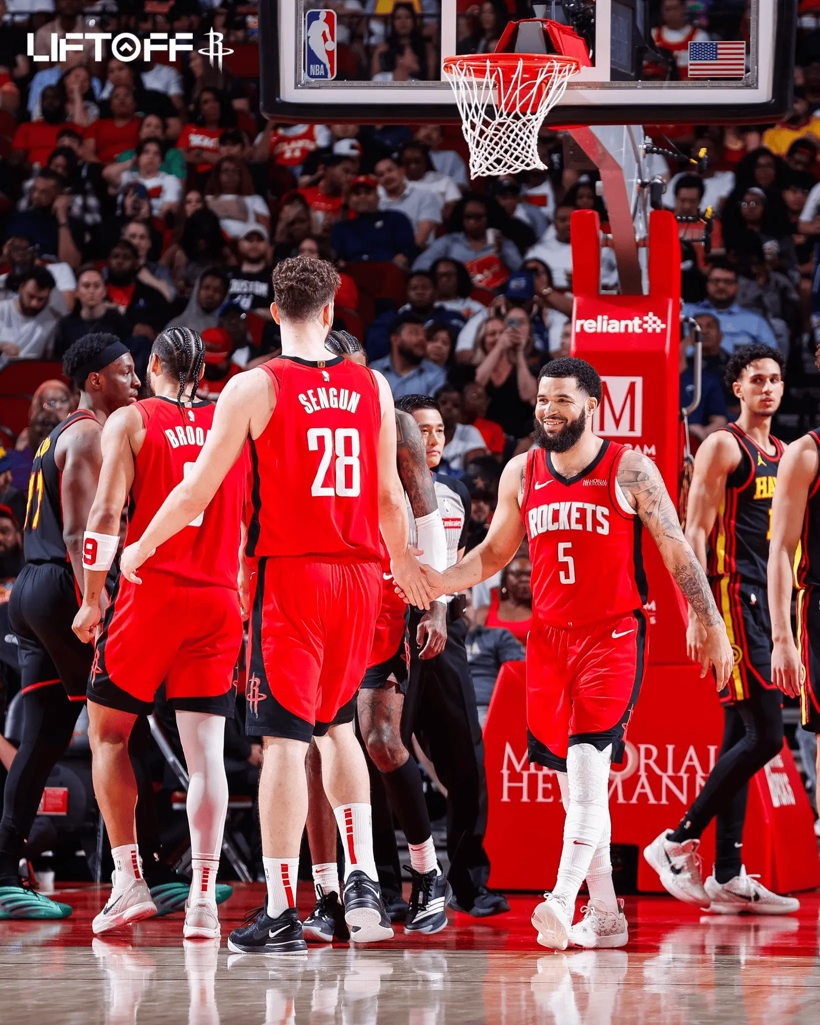 火箭逆袭湖人,再夺西部半决赛胜利 火箭逆袭湖人,再夺西部半决赛胜利