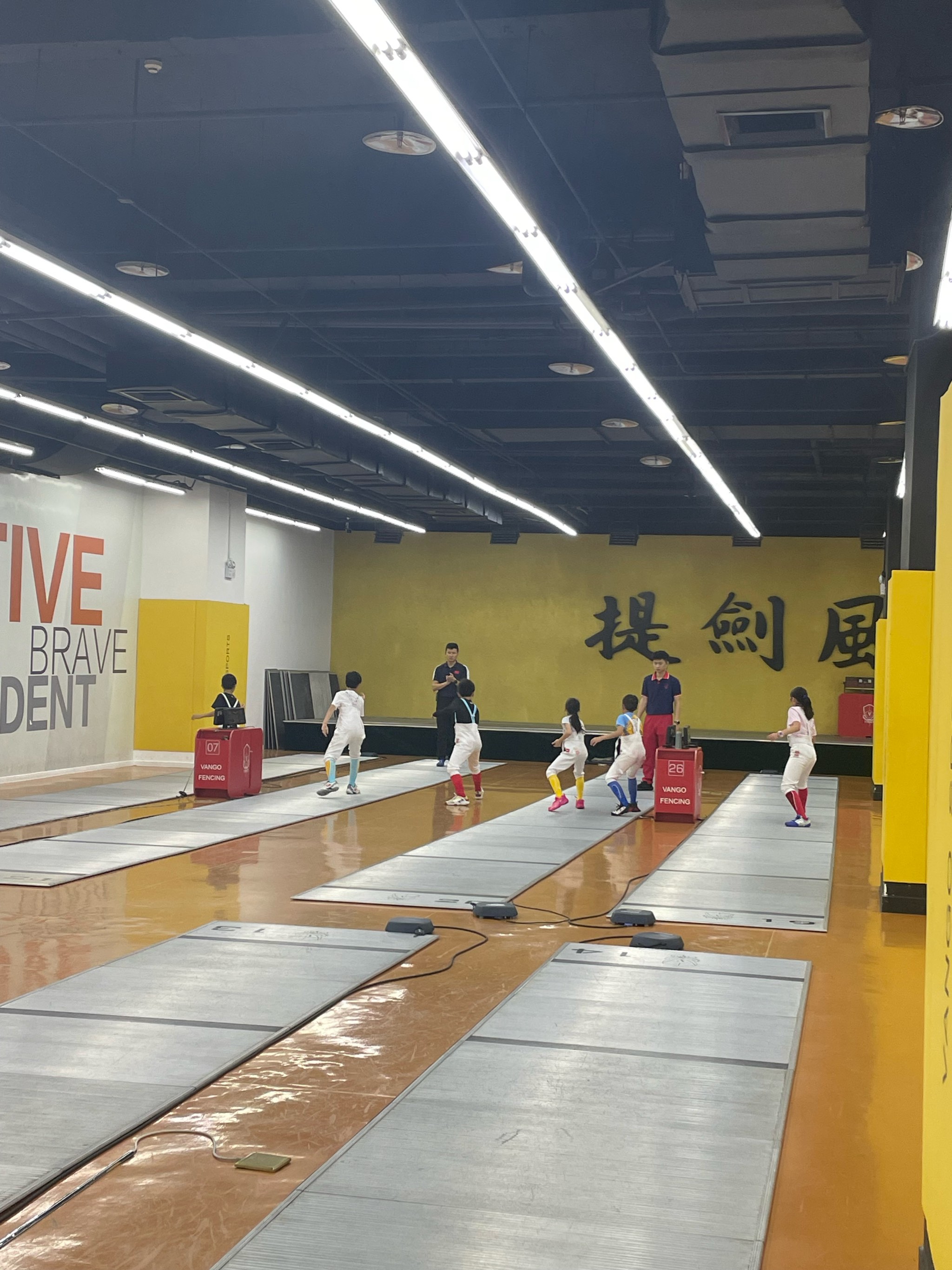 黑白直播网-瑞士击剑选手夺得头名，实力雄厚