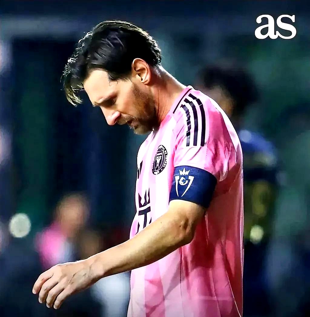 黑白直播-巴萨失利：梅西遗憾离开欧冠舞台