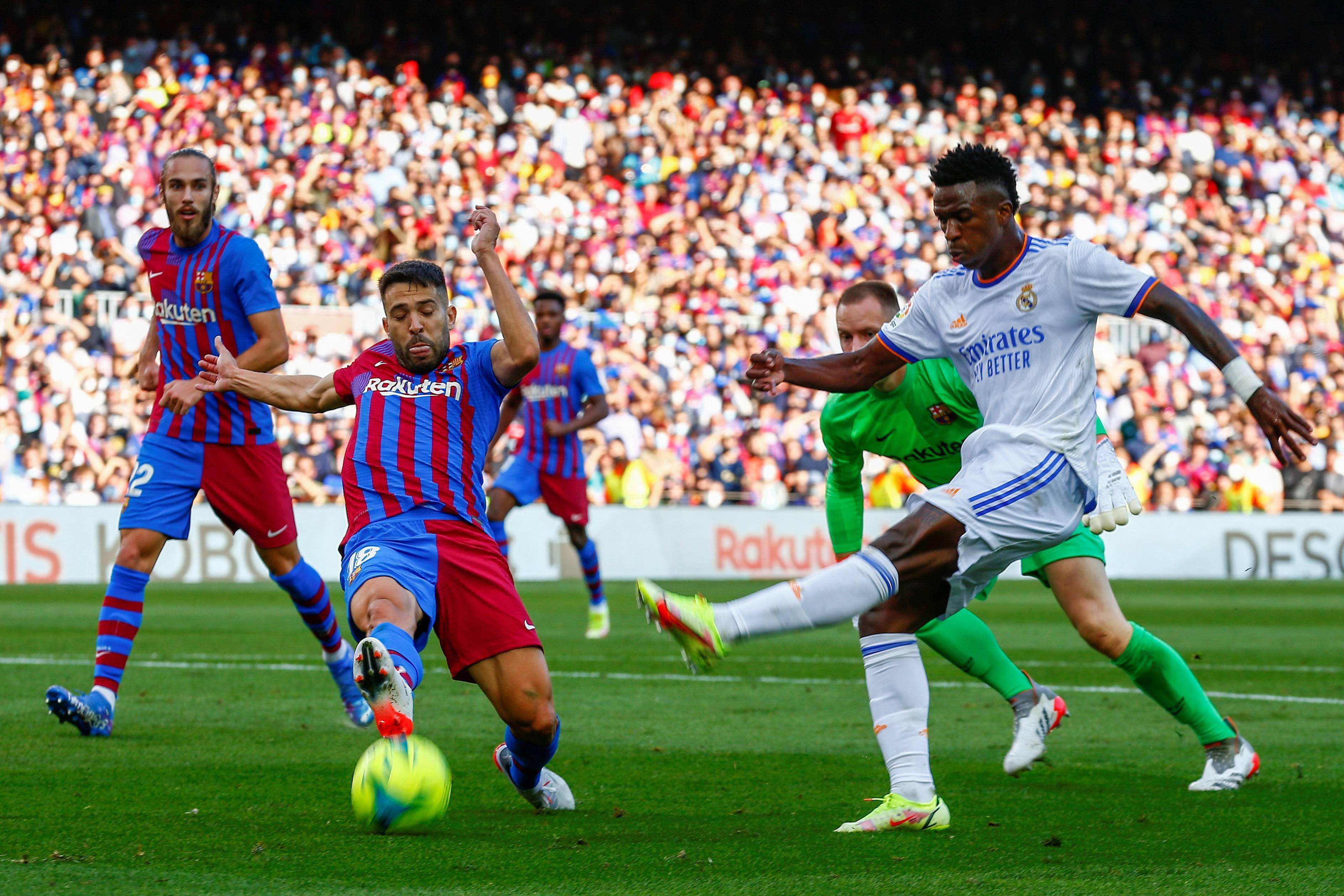 黑白直播网-意大利队客场战平北马其顿队，赛场争锋