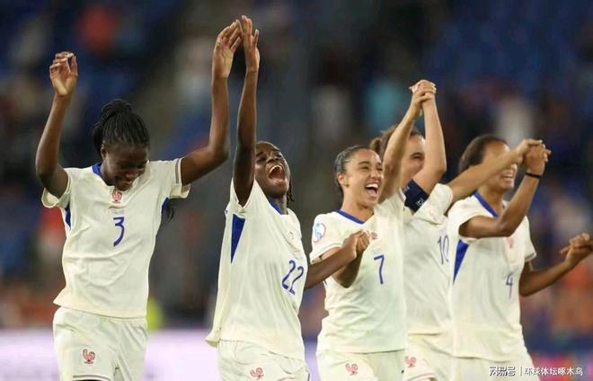 国际足球赛场女队伍决赛对决即将拉开帷幕 国际足球赛场女队伍决赛对决即将拉开帷幕