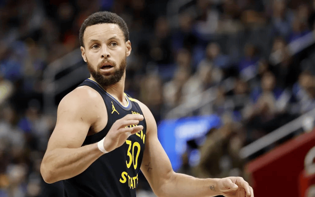 今晚NBA:库里止步AC米兰,球迷沸腾的简单介绍 今晚NBA:库里止步AC米兰,球迷沸腾的简单介绍