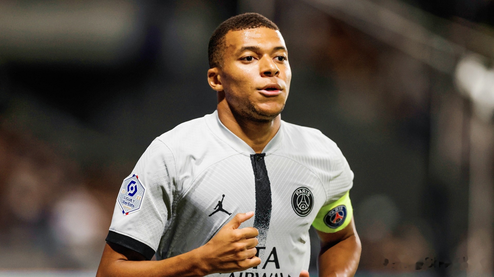 昨日焦点:姆巴佩击败,争议判罚 昨日焦点:姆巴佩击败,争议判罚