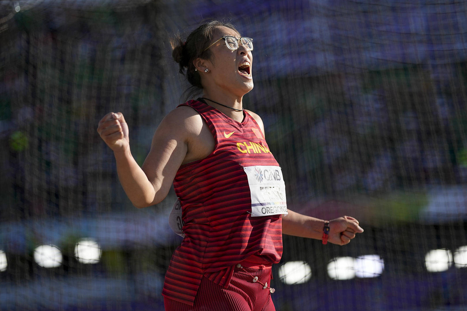 黑白直播网-包含加拿大田径选手刷新个人最佳成绩的词条