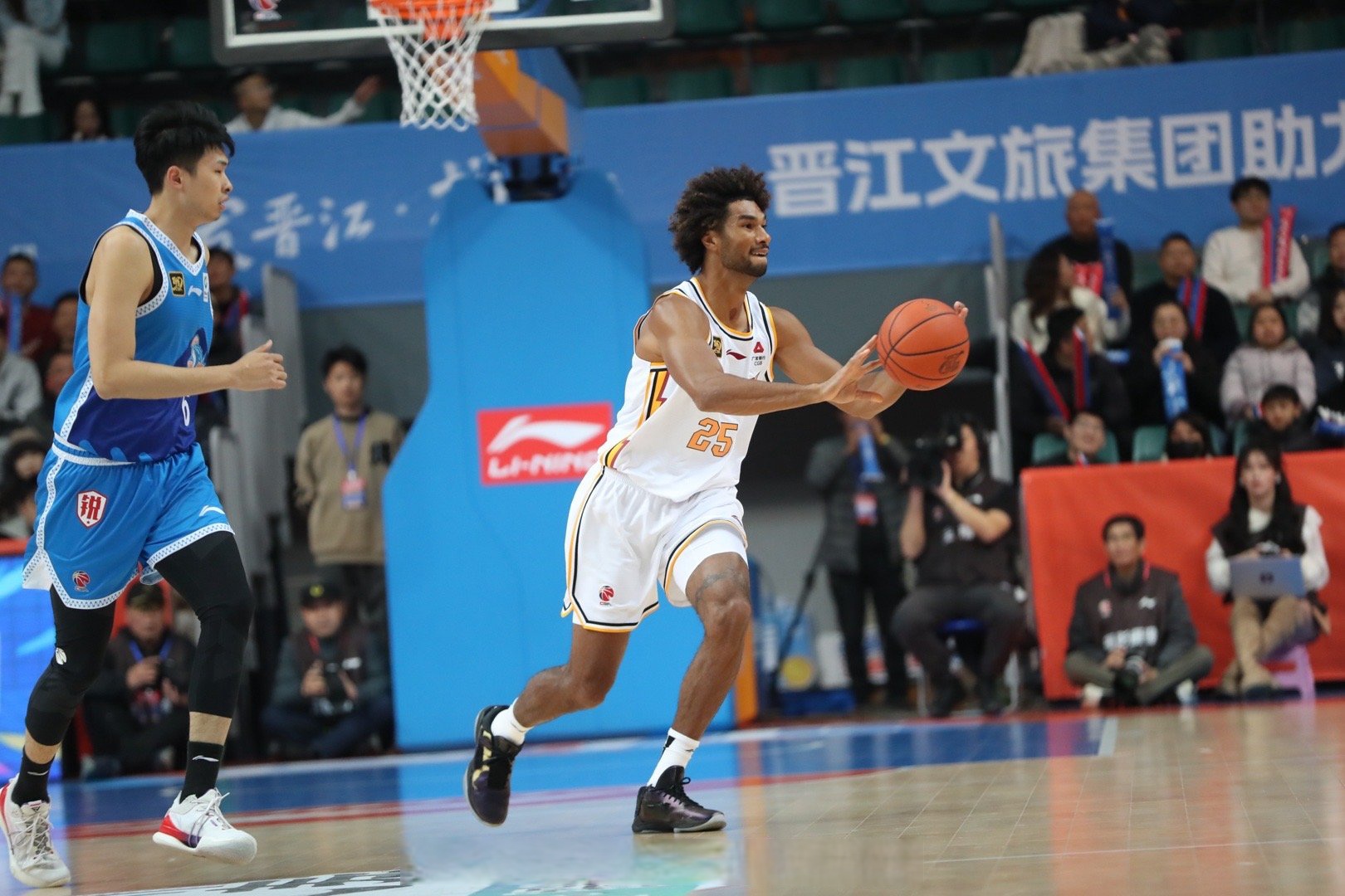 福建男篮精益求精,决胜关键一役争夺晋级 福建男篮精益求精,决胜关键一役争夺晋级