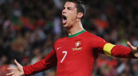 黑白直播网-球员个人表现突出，成为救世主