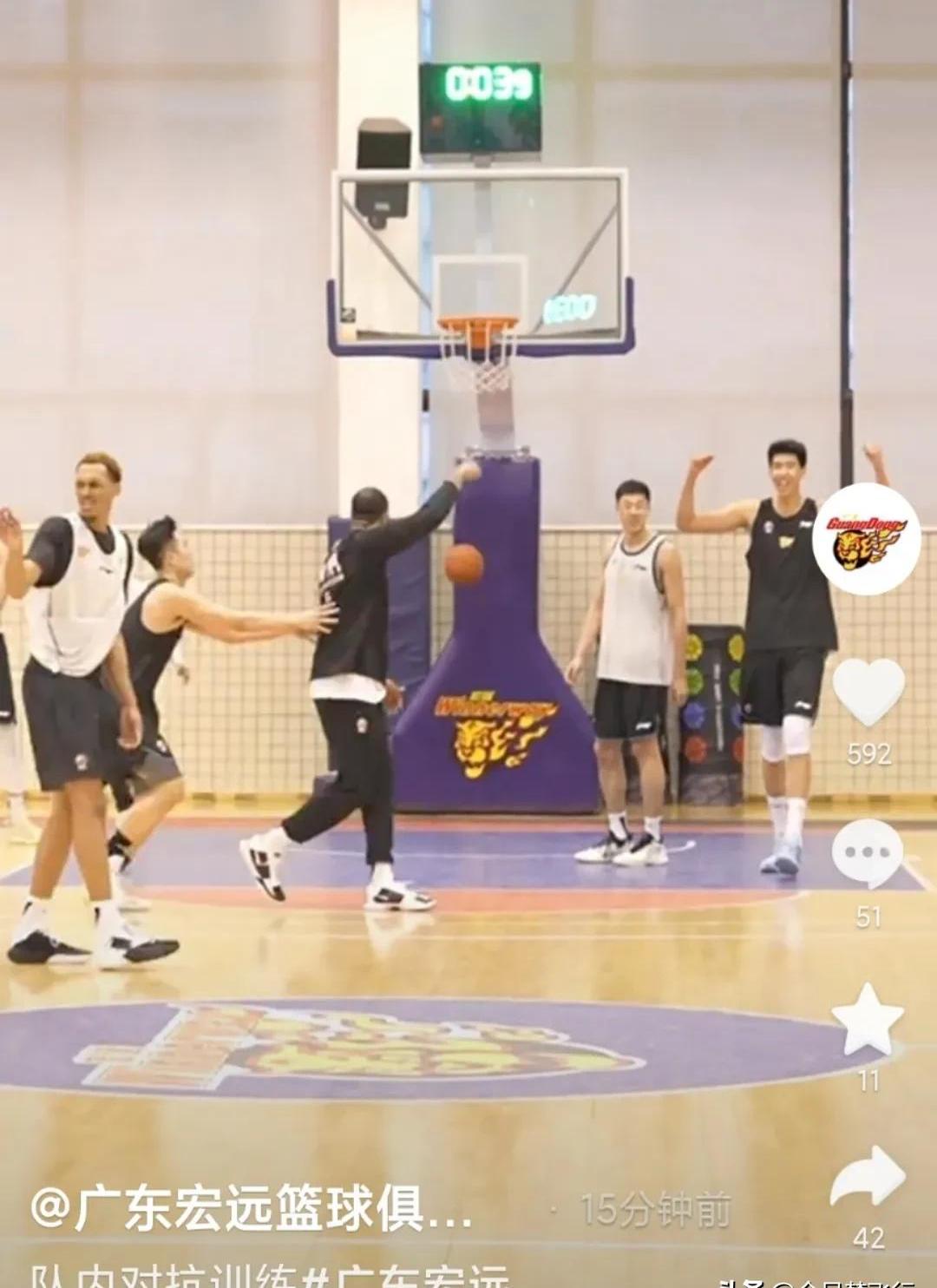 黑白直播体育-广东宏远队再度取胜，主场气势如虹展现出强大实力的简单介绍