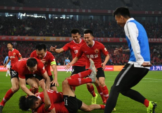 黑白直播体育-包含山东鲁能客场一分难求，积分榜稍微滑落的词条