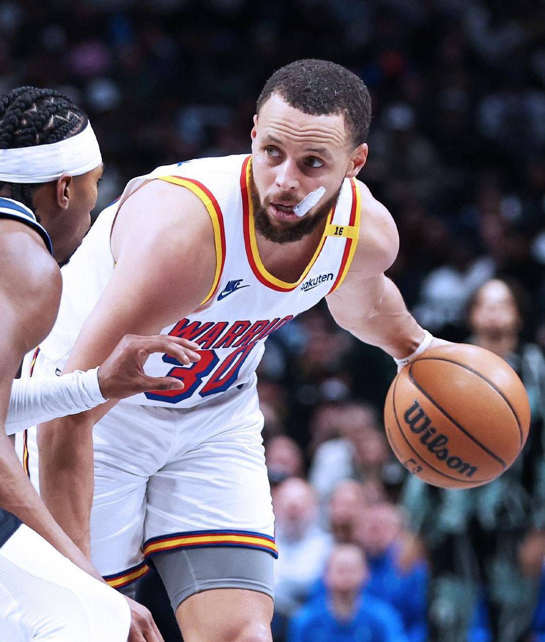 黑白直播在线观看-包含勇士不敌独行侠，库里表现出色的词条