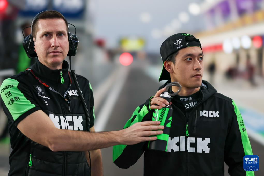 黑白直播nba在线观看-索伯车队力克雷诺车队，拉塞尔关键制胜