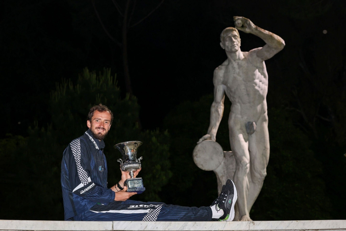 黑白直播在线观看nba-拉沃尔杯绝杀ATP总决赛,梅德韦杰夫统治全场