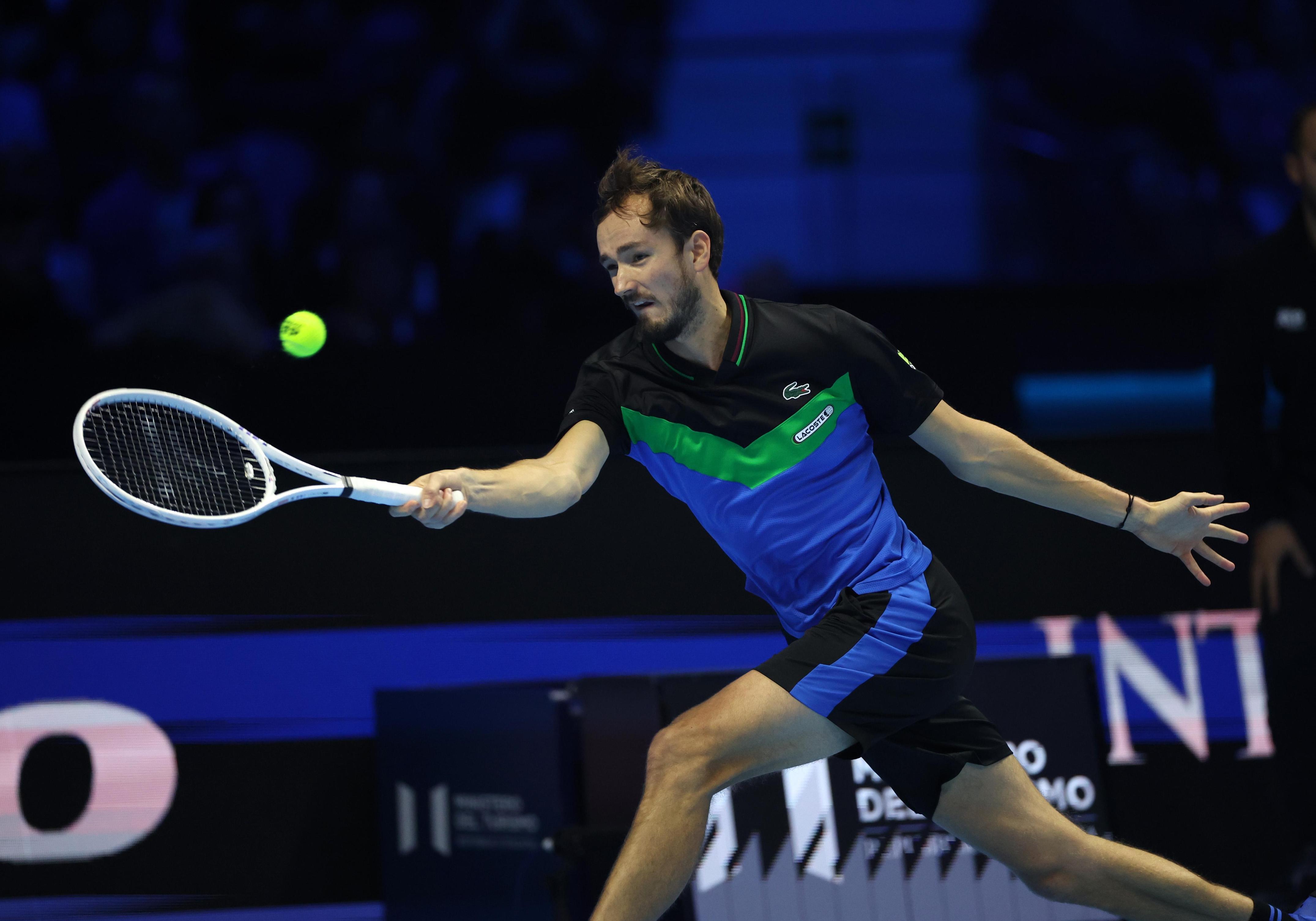 黑白直播-年终总决赛逆转美网,兹维列夫点燃赛场