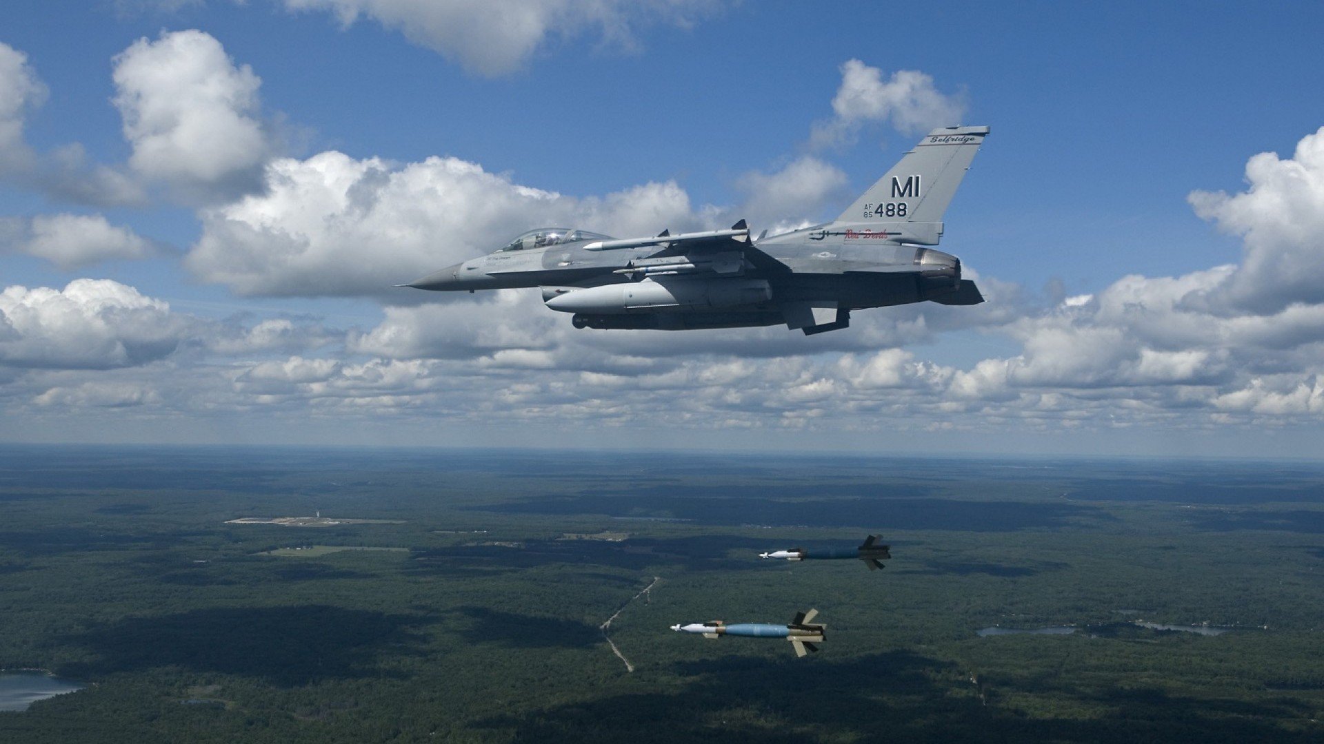 黑白直播体育-锋芒毕露，奥亚尔萨瓦尔独造三球，比利亚雷亚尔攻陷药厂