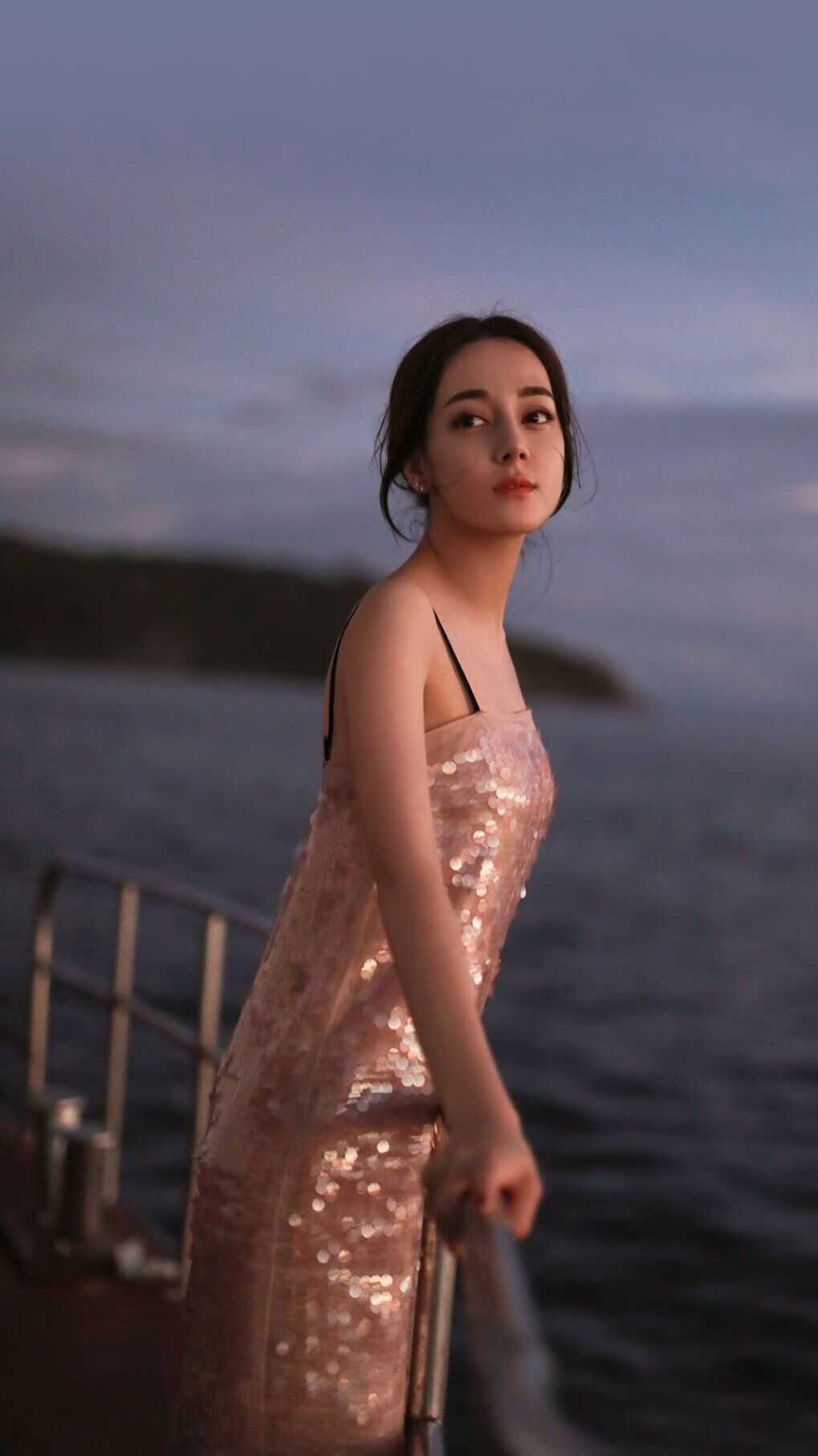 黑白直播-新王者诞生！伦纳德末节17分化身胜负手，篮网险胜森林狼背后的篮球哲学