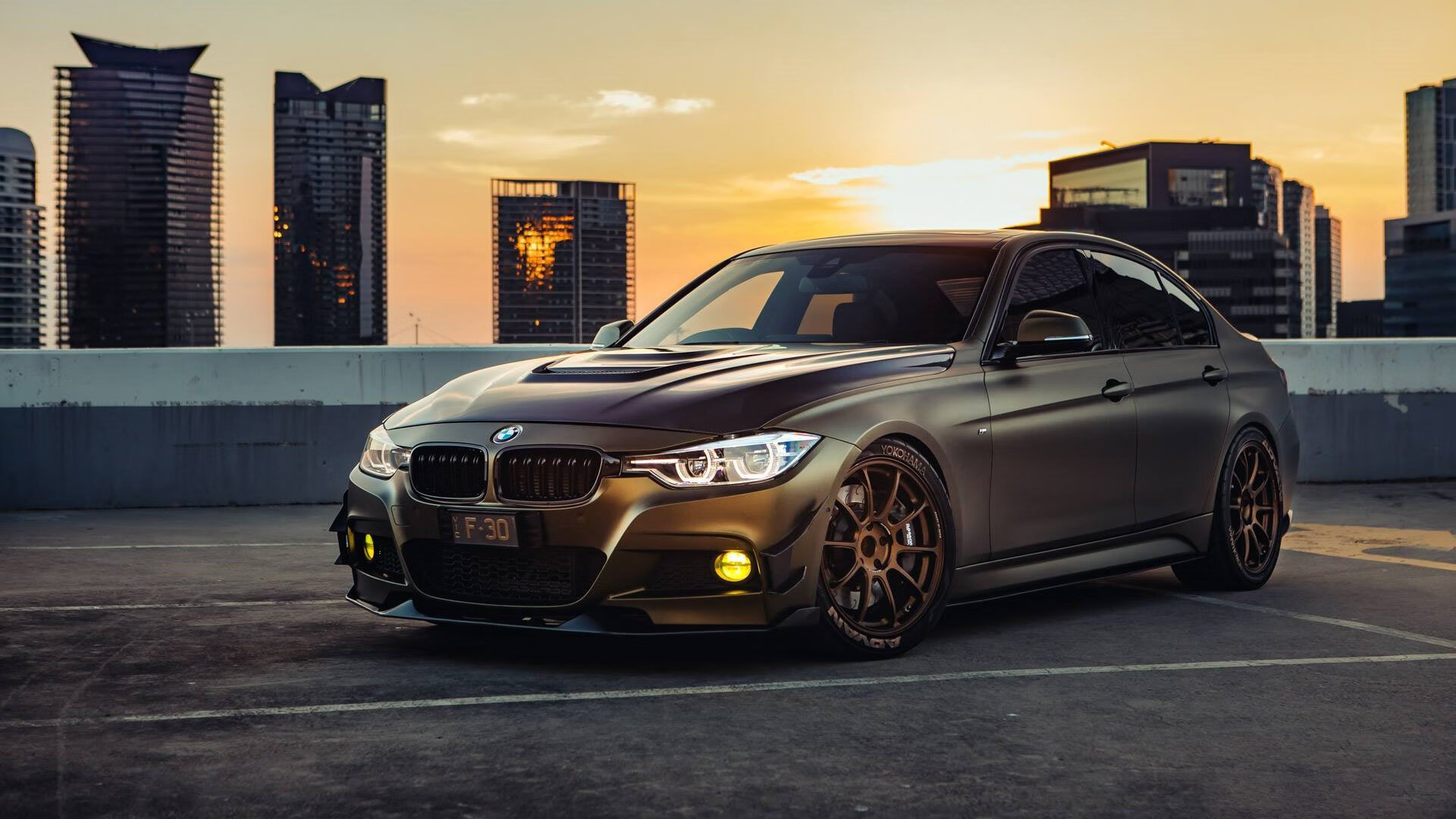 黑白直播体育-体育周末的双重视角，F1年度争冠战火再燃，巴西足球轻取尼日利亚