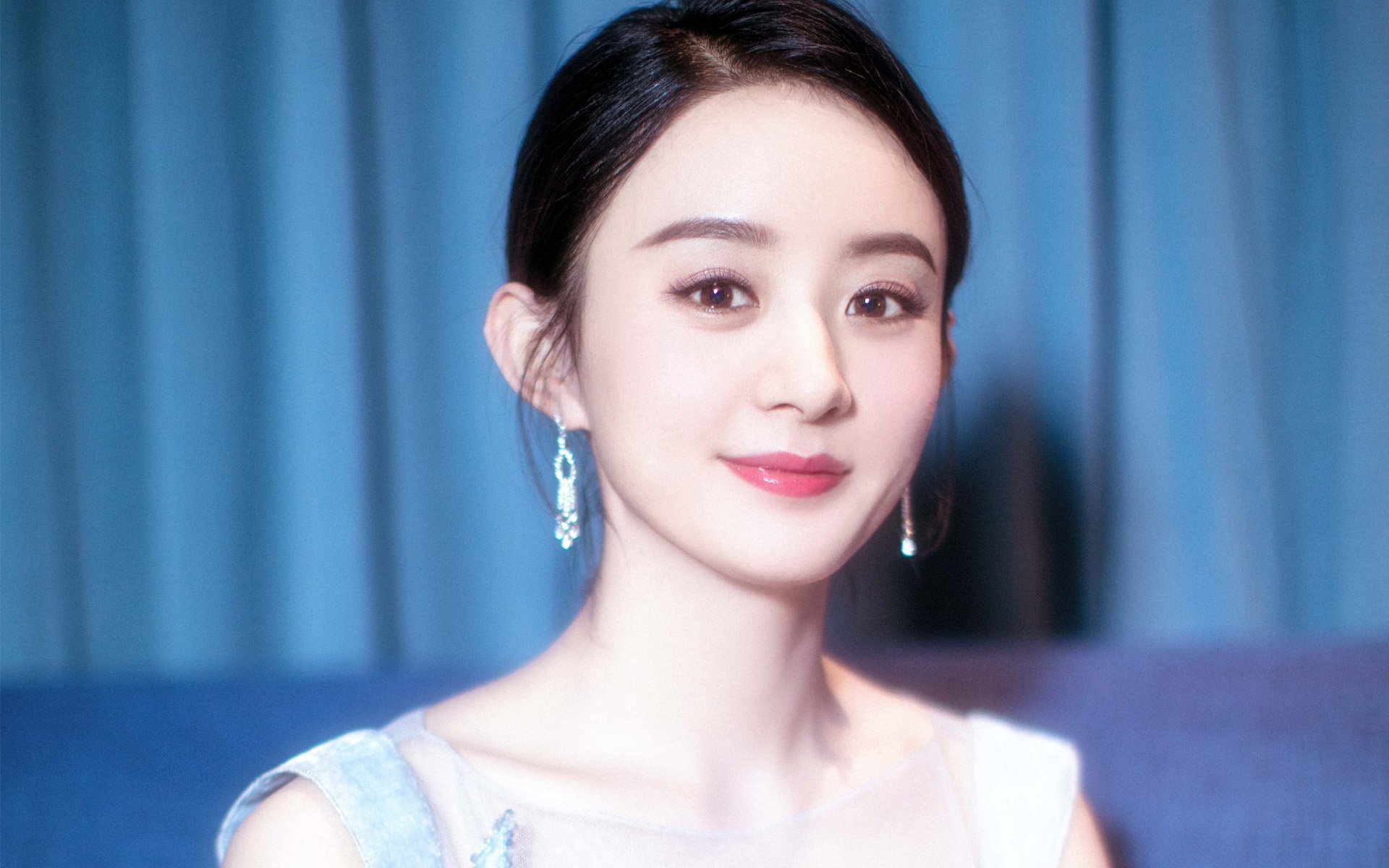 黑白直播nba-城市战争，当曼城蓝遇见东京赤，总决赛基因的跨界共振