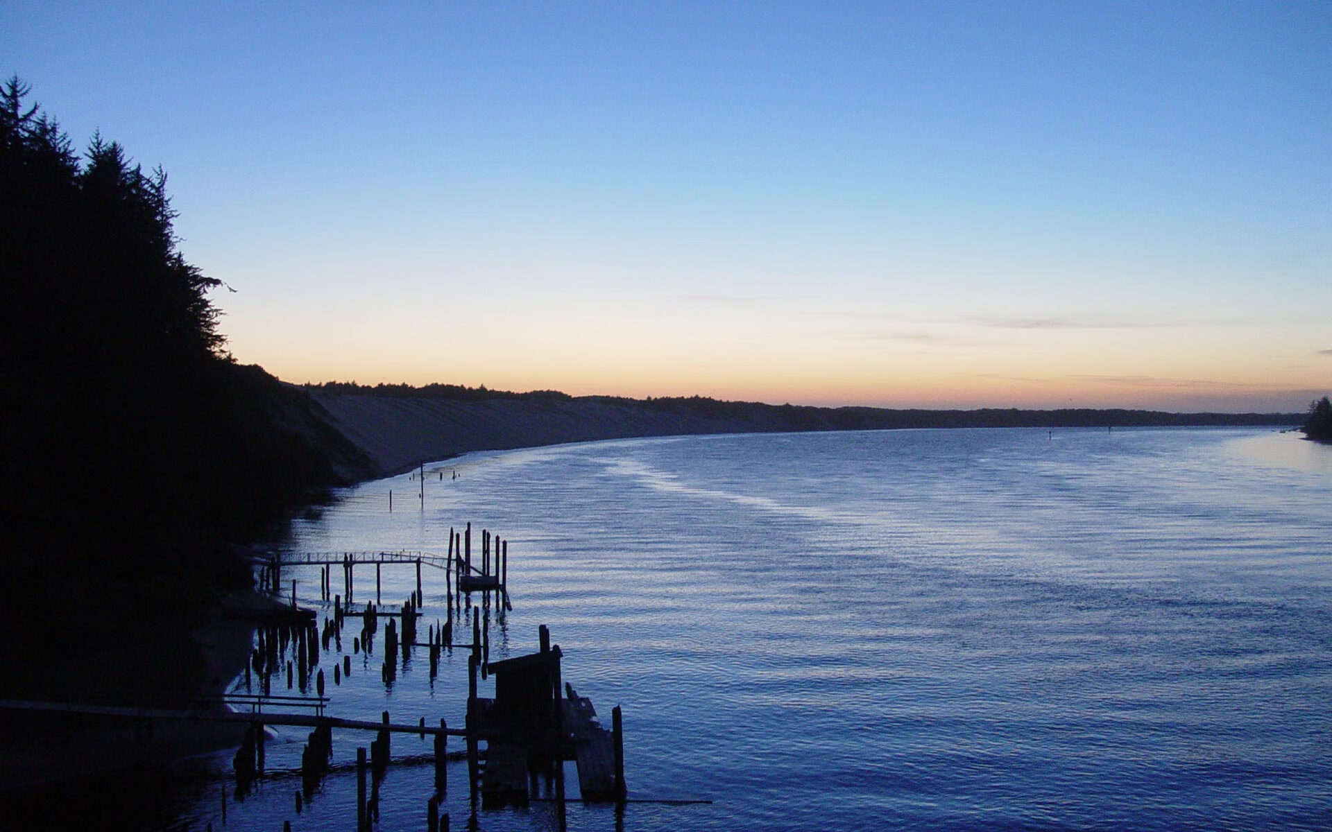 双重奏,阿尔及利亚绿茵场终结悬念,赖斯街道赛上演接管艺术